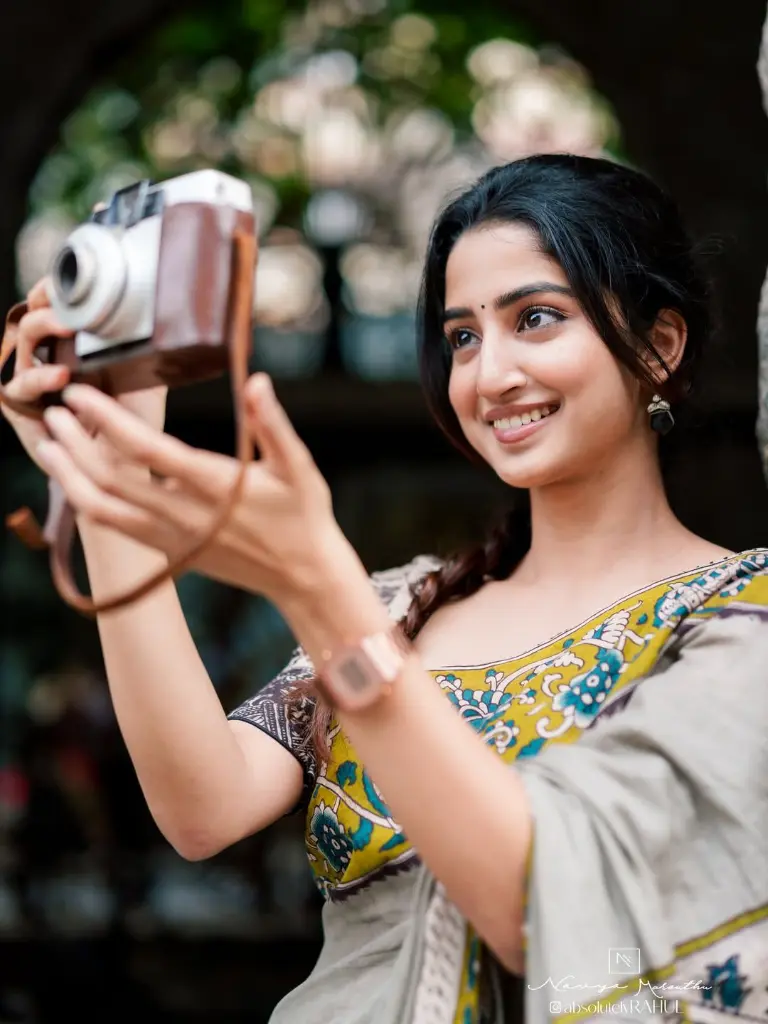 SAREES 