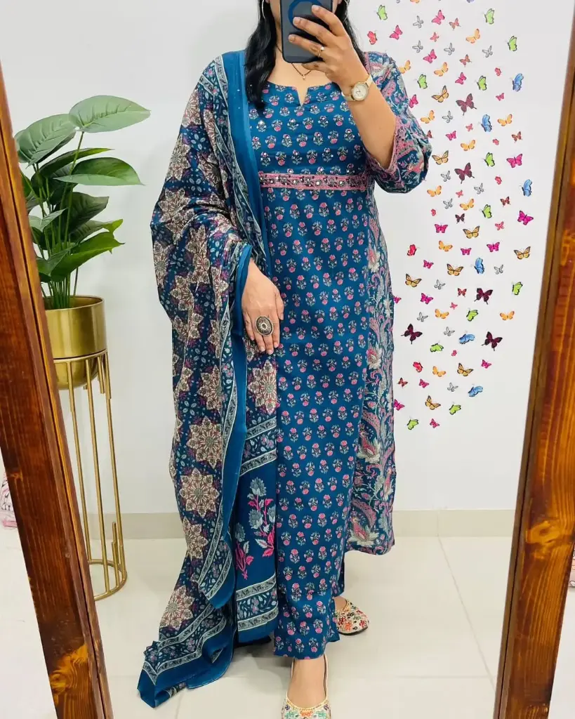 DRESS