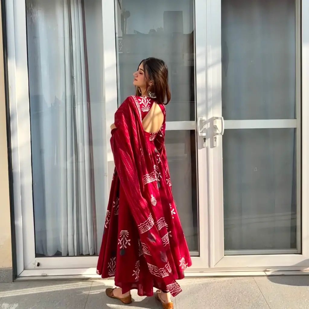 DRESS