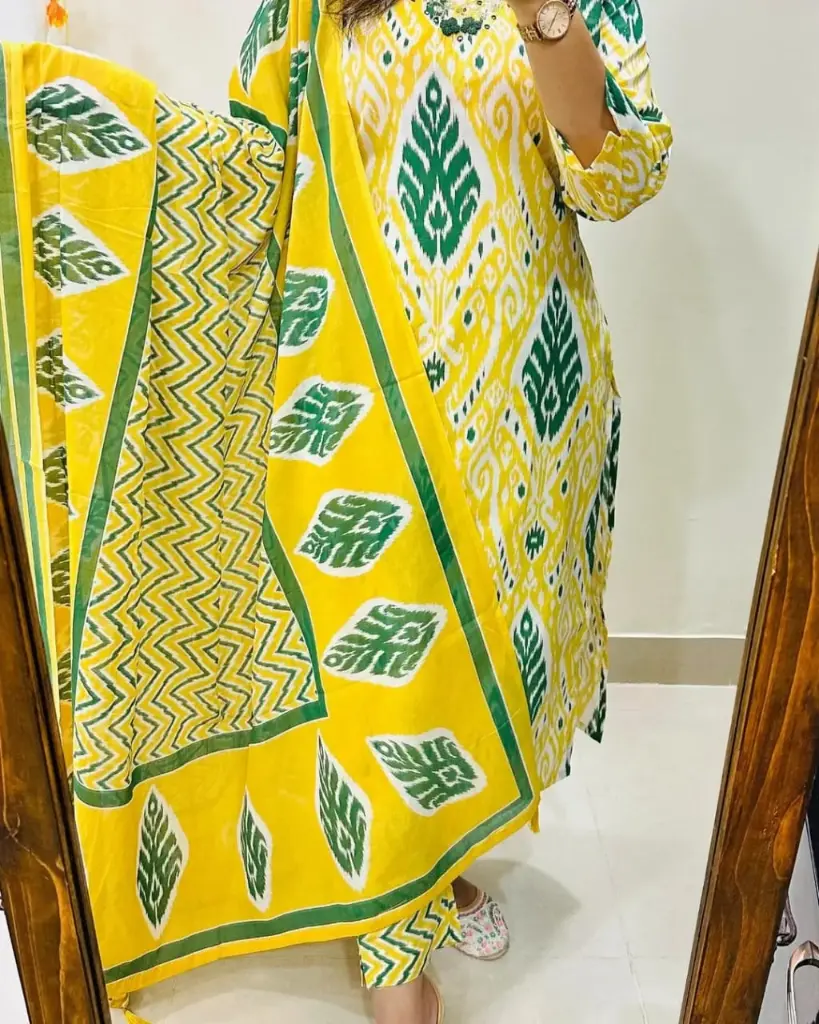 DRESS