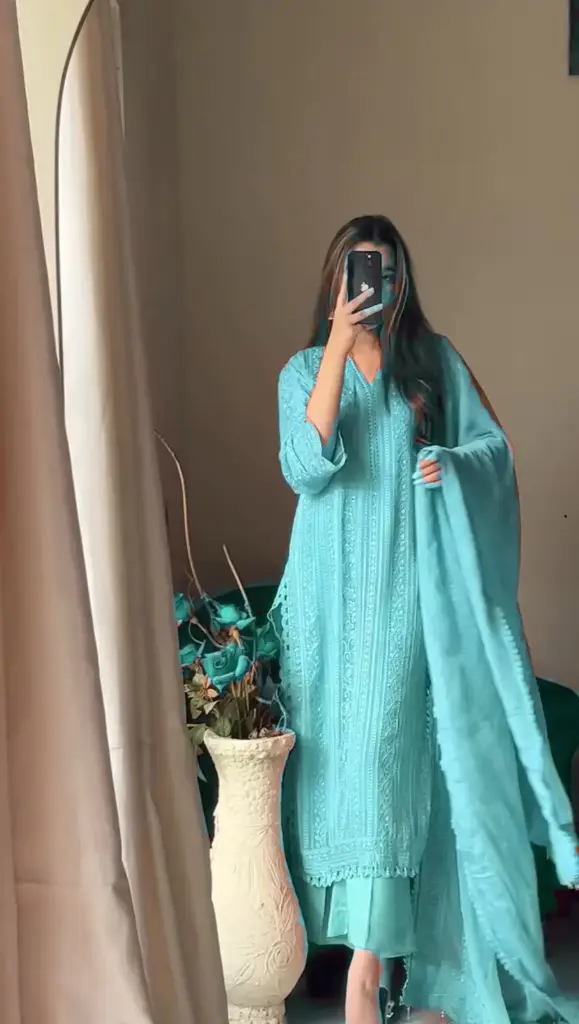 DRESS