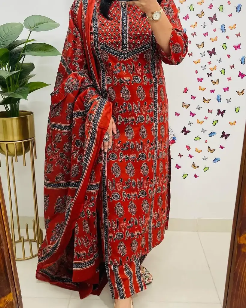 DRESS
