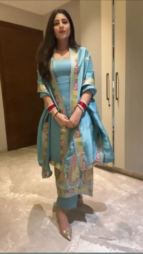 DRESS