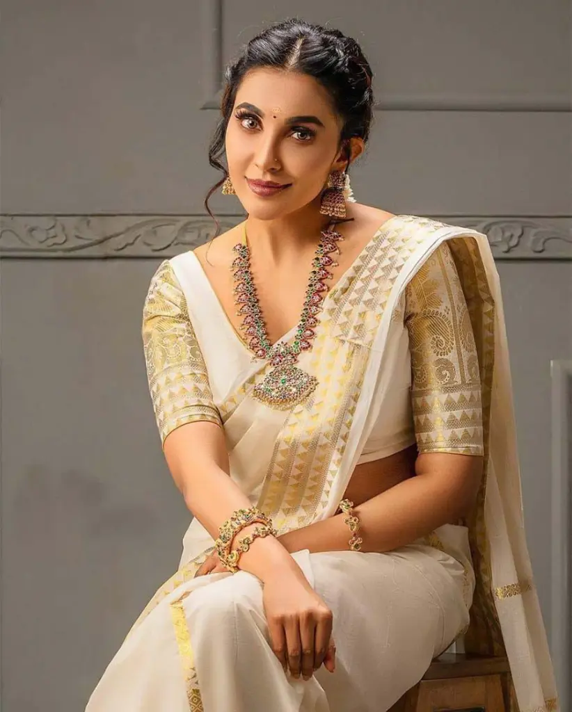SAREE