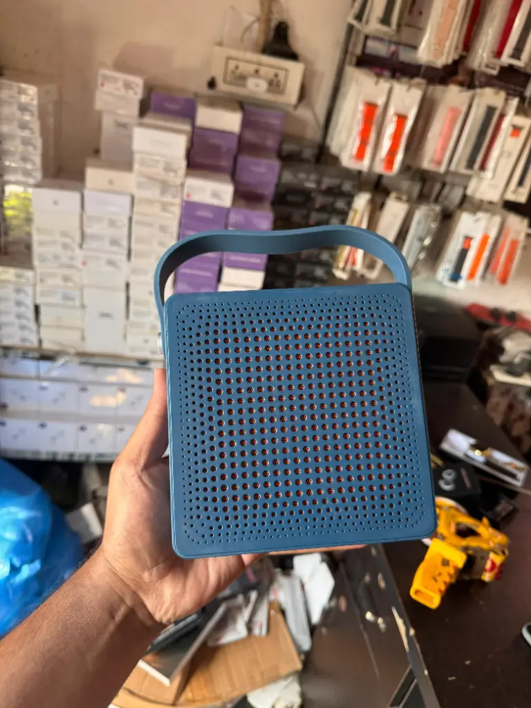 SPEAKER 