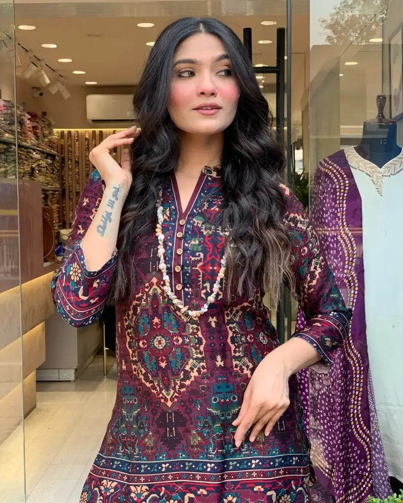 DRESS