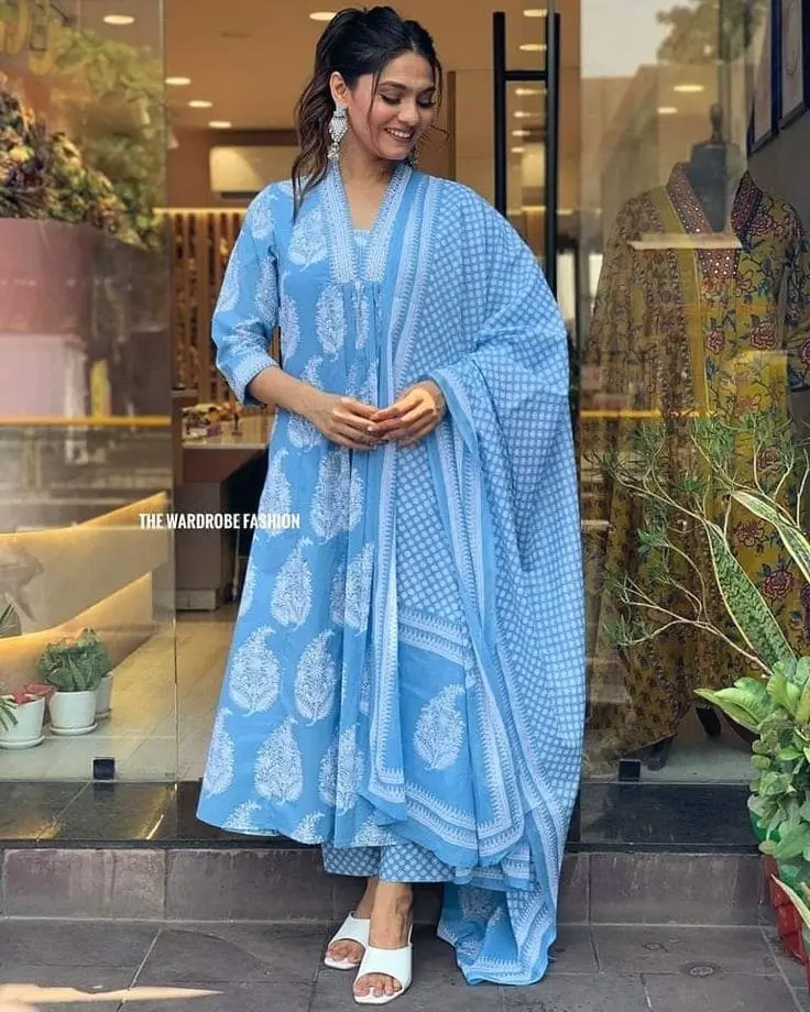 DRESS
