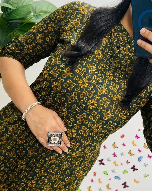 DRESS