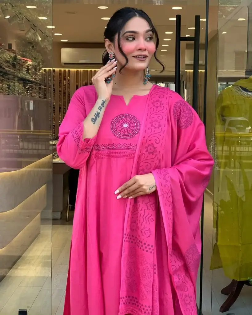 DRESS