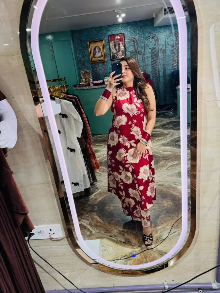 DRESS